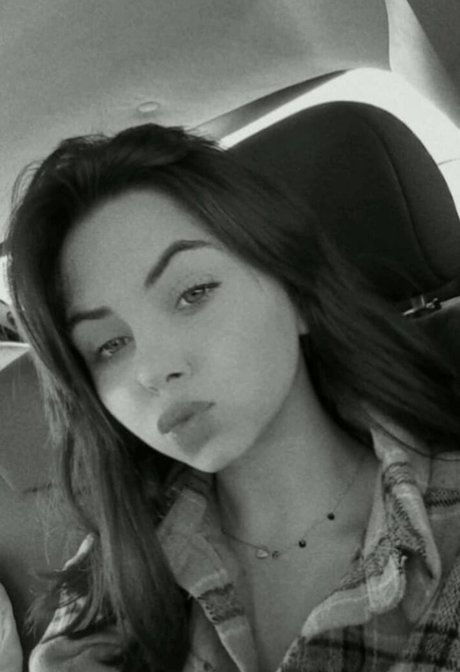Wiktoria Bystron ヌードのポルノスター 写真