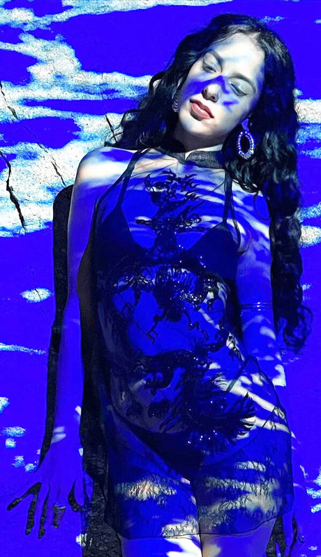 Marina Sena アダルトモデル 写真