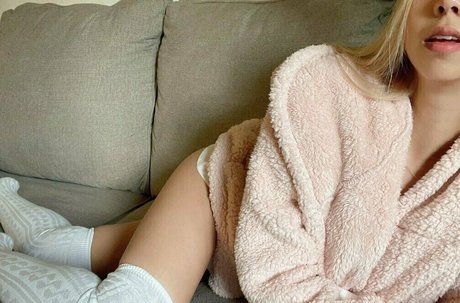 POVティーンオンリーファンズ セクシーヌード ギャラリー