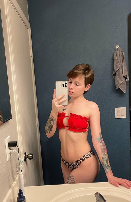 jaymee pineapple ホットなスター 写真
