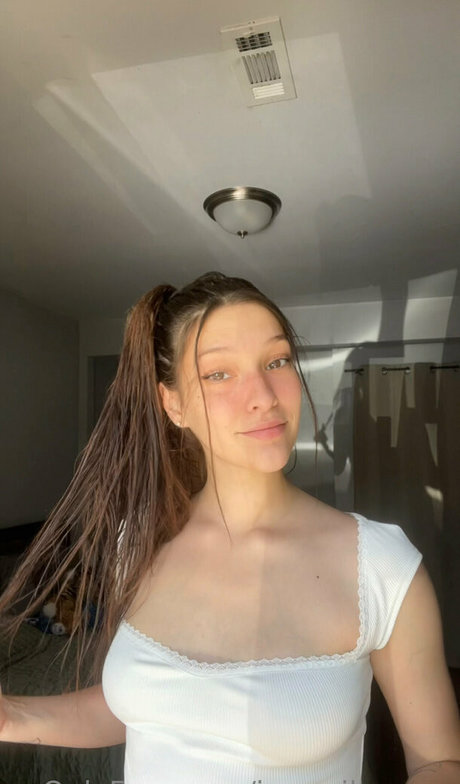Imaprilmaexo 高品質女優 写真