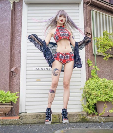 垂れ乳オンリーファンズ 裸 画像