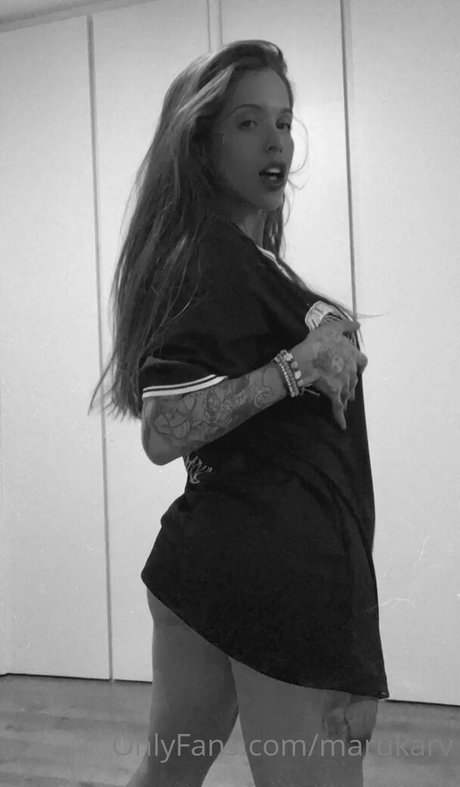 巨乳クーガーオンリーファンズ セクシー裸 アーカイブ