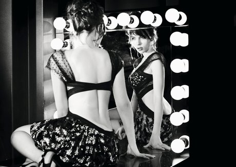 アラブのティーンズオンリーファンズ ポルノ 画像