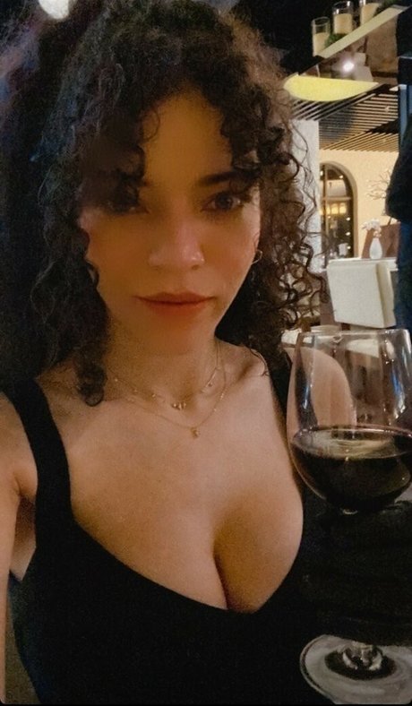 セクシーなラテン系オンリーファンズ セクシー 写真