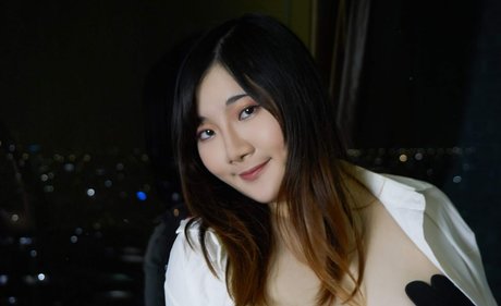 JOIビデオオンリーファンズ セクシー裸 画像