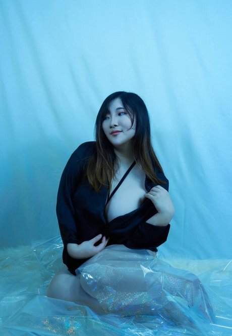 曲線美のクーガーオンリーファンズ ポルノ 写真