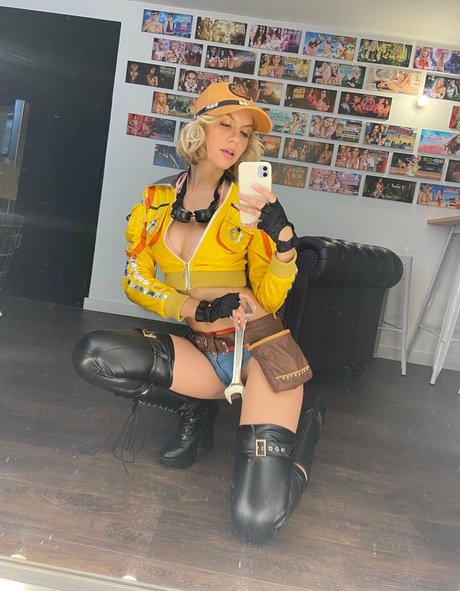 layanadevis 完璧なモデル 画像