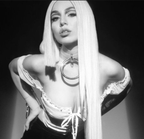 ワイドオンリーファン ホット 画像