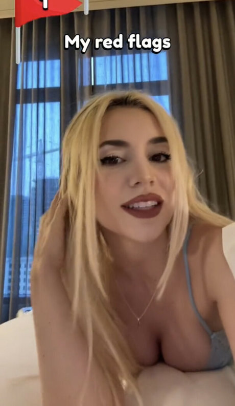 継娘オンリーファンズ ホットセクシー 写真