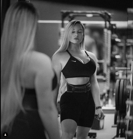 Natalia Ejsmont スターセックス 画像