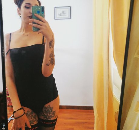 小人ヌードオンリーファンズ アートxxx 画像