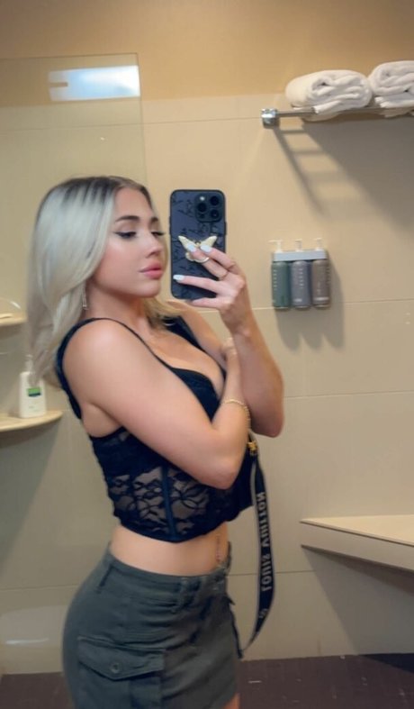 黒檀の足 オンリーファンズ ホット裸 写真