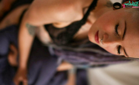 妻のアナルオンリーファンズ ホット裸 写真