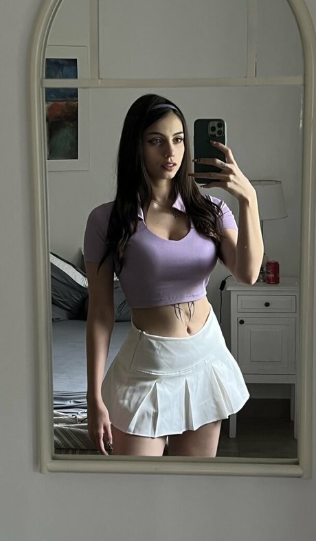 巨乳クーガーオンリーファンズ ホットヌード 写真