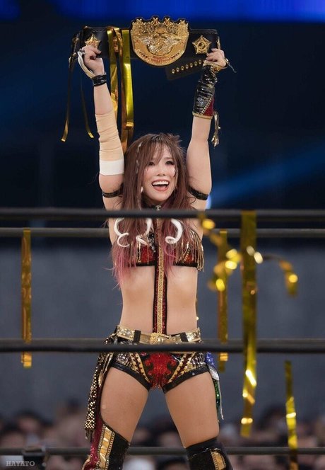 Kairi Sane 裸のスター ギャラリー