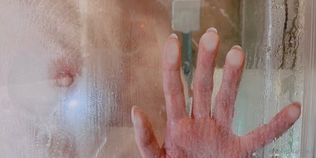 ティーンフィンガリングオンリーファンズ 無料裸 写真