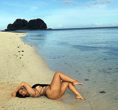 巨大なペニスオンリーファンズ パーフェクト 写真