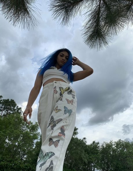 毛深いアナルオンリーファンズ ヌード 画像