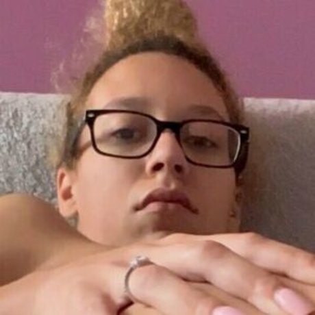 diorsplayhousee かわいいポルノスター 写真