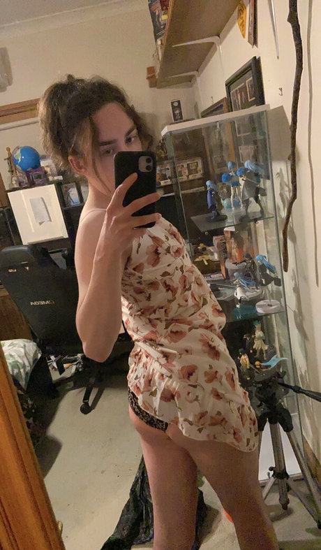 熟女中出しオンリーファンズ トップ 写真