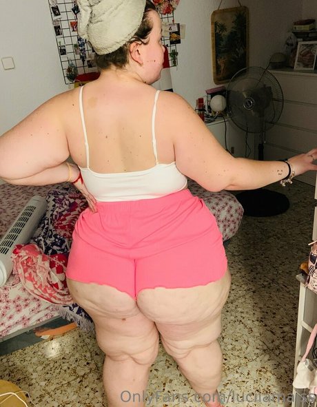 巨乳カップルオンリーファンズ 無料セックス 画像