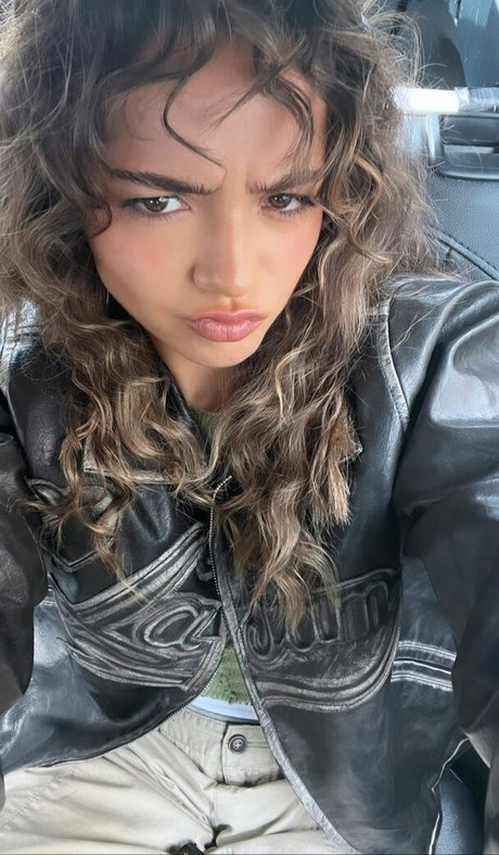 ジムレギンス オンリーファンズ ポルノグラフィック 写真