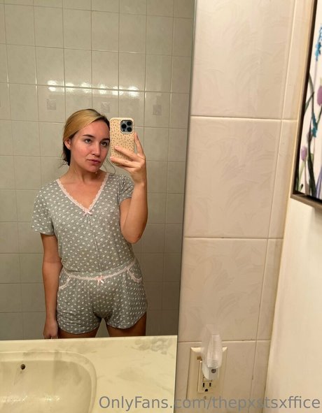 thepxstsxffice トップモデル 写真