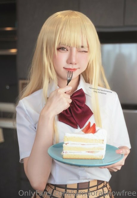 アジア系ブロンドオンリーファンズ セクシー 写真