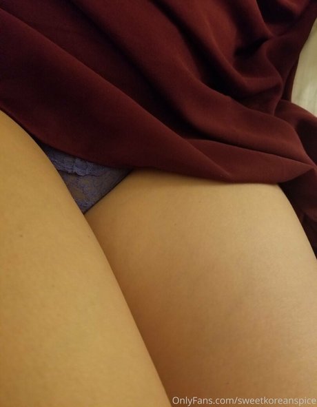 デカ尻ジーンズ オンリーファンズ トップ 写真