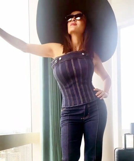 BBWオンリーファン ヌード 画像