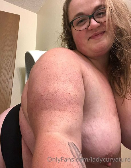 ladykeepsherlegsopen ヌードのポルノスター 写真