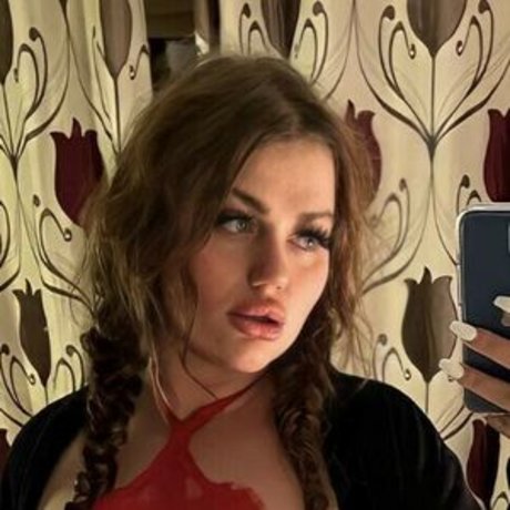 Anyamelia george ホットなモデル 写真