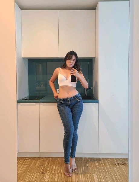 Yuggie TV トップポルノスター ギャラリー