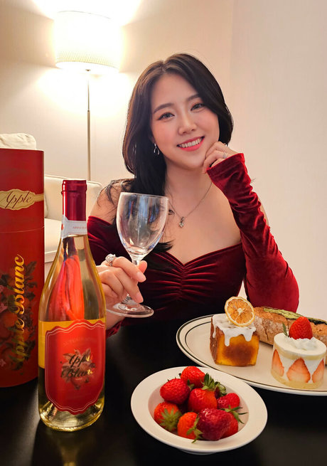 Yuggie TV ポルノスター 美しい 画像