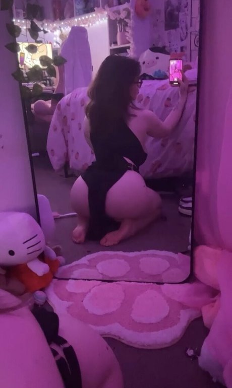 sylvieexo 裸モデル 画像