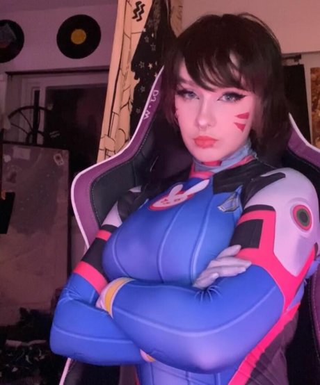 sylvieexo ヌードのポルノスター 画像