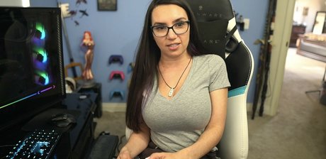 BBW 教師 オンリーファンズ 可愛い 画像