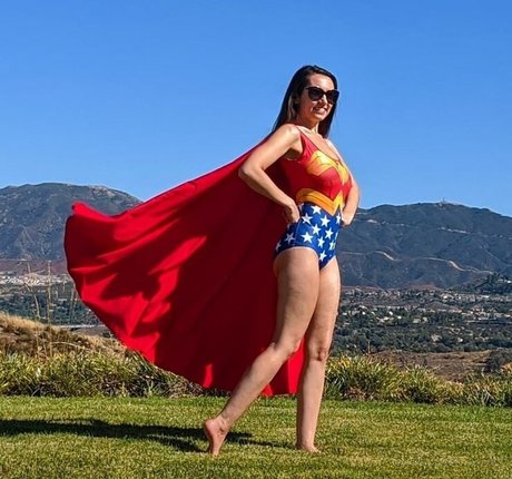 ティーンフィンガリングオンリーファンズ 無料裸 写真