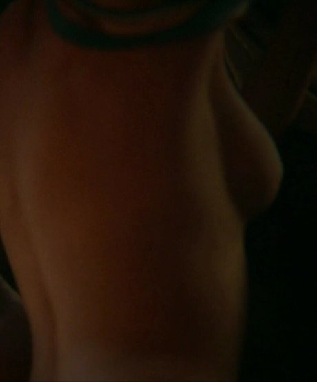 Emma Mackey ポルノスター HD 写真