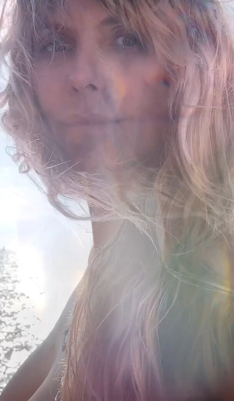 黒檀のお尻オンリーファンズ アートヌード アーカイブ