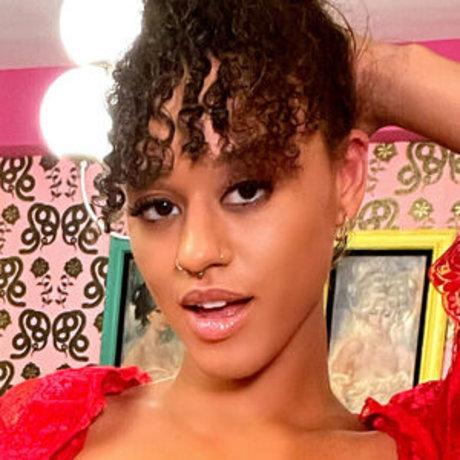 BBC 妊娠 オンリーファンズ セクシーヌード ギャラリー