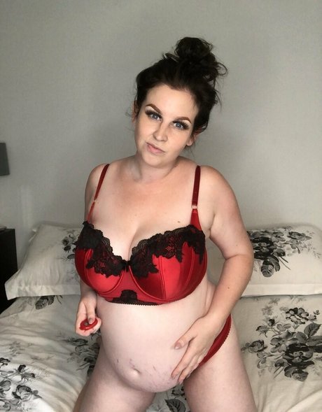 18ヌードオンリーファンズ ポルノ 画像