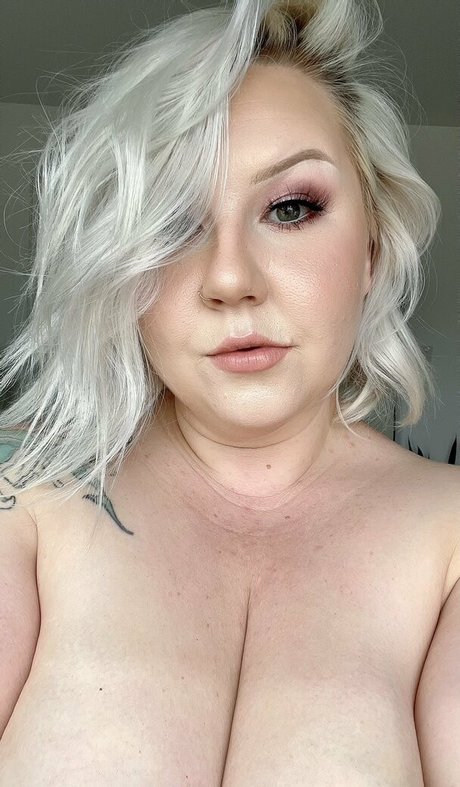 violetmae48 ポルノモデル 画像