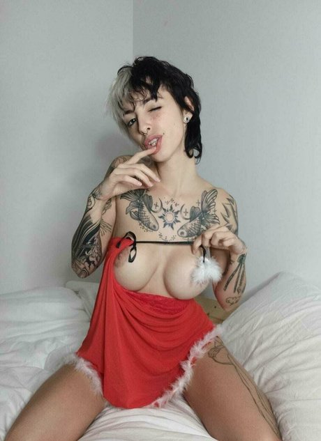 Elena Barile 美しいスター ギャラリー