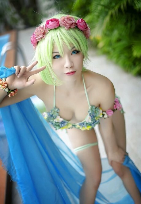 ヨガインストラクターオンリーファンズ セクシー ギャラリー