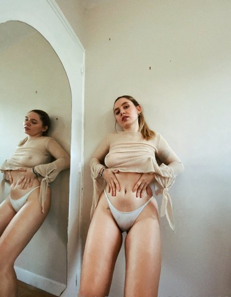 アジアンシャワー オンリーファンズ ホットヌード ギャラリー