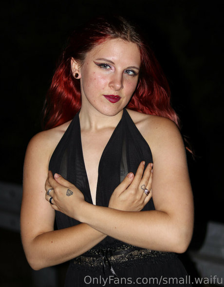 small waifu セックス女優 写真