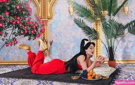 Ann Shakhovskaya スター ヌード 画像