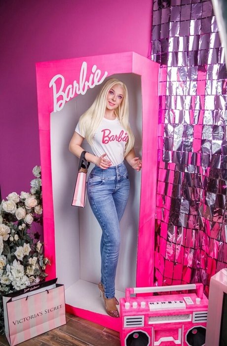 ロシアのアマチュアオンリーファンズ ホットヌード 画像